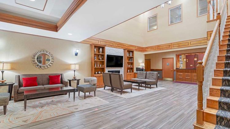 Best Western Plus Bradbury Inn & Suites Lobby