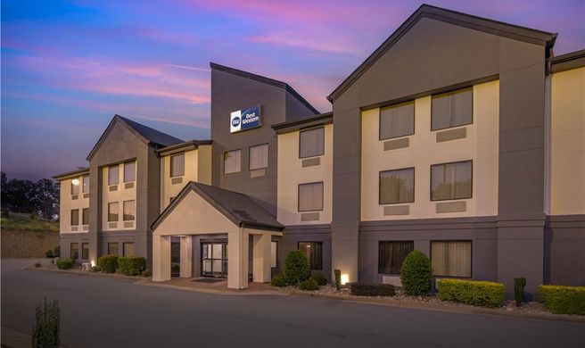 Best Western Commerce Inn Exterior