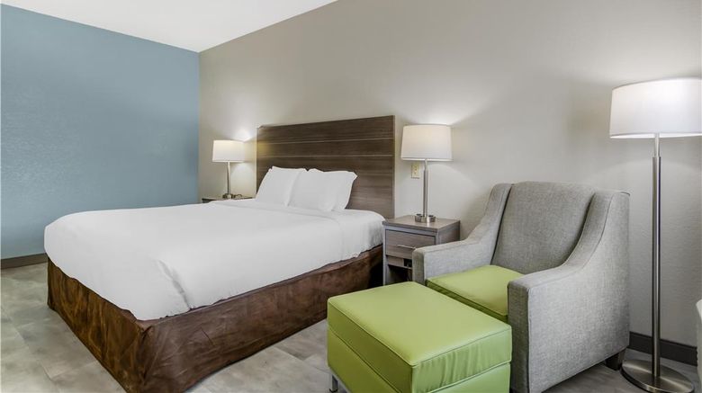 <b>Best Western Commerce Inn Room</b>. Images powered by <a href="https://iceportal.shijigroup.com/" title="IcePortal" target="_blank">IcePortal</a>.