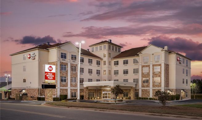 Best Western Plus Rose City Conf Ctr Inn Exterior