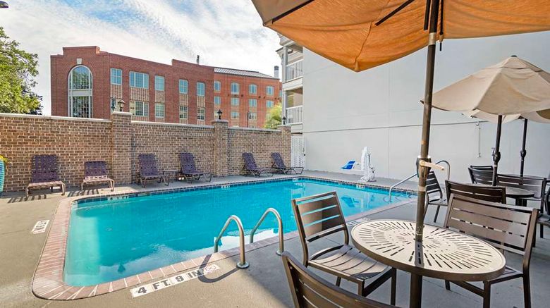 <b>Best Western Savannah Historic District Pool</b>. Images powered by <a href="https://iceportal.shijigroup.com/" title="IcePortal" target="_blank">IcePortal</a>.