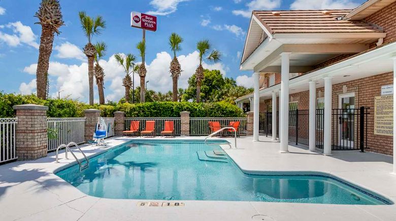 <b>Best Western Plus Kingsland Pool</b>. Images powered by <a href="https://iceportal.shijigroup.com/" title="IcePortal" target="_blank">IcePortal</a>.