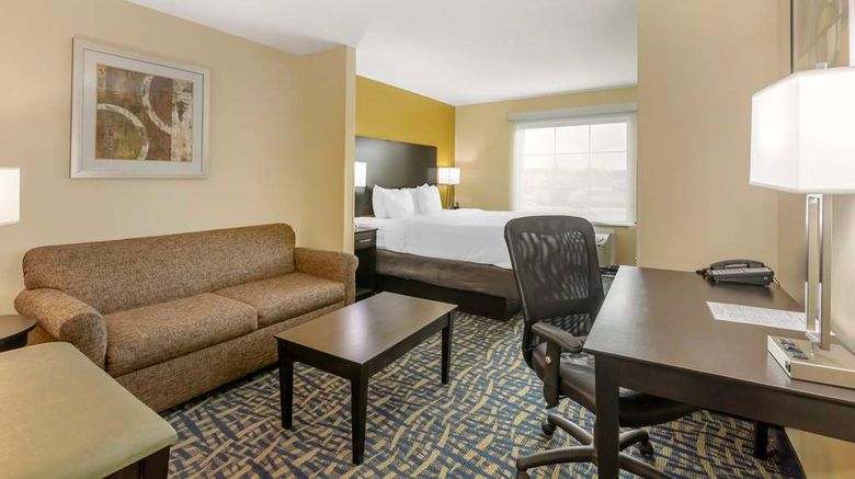 <b>Best Western Plus Brunswick Inn & Suites Room</b>. Images powered by <a href="https://iceportal.shijigroup.com/" title="IcePortal" target="_blank">IcePortal</a>.