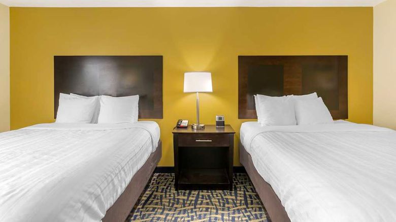 <b>Best Western Plus Brunswick Inn & Suites Room</b>. Images powered by <a href="https://iceportal.shijigroup.com/" title="IcePortal" target="_blank">IcePortal</a>.