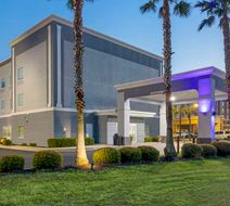 Best Western Plus Brunswick Inn & Suites Exterior