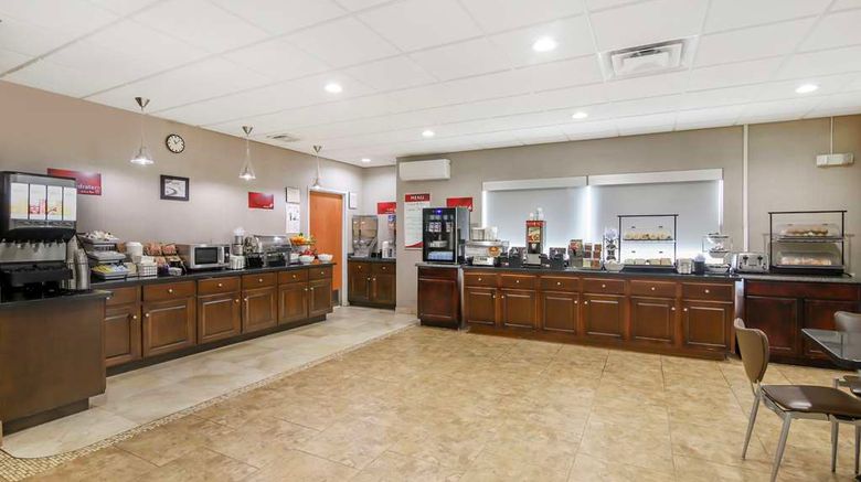 <b>Best Western Plus Brunswick Inn & Suites Restaurant</b>. Images powered by <a href="https://iceportal.shijigroup.com/" title="IcePortal" target="_blank">IcePortal</a>.