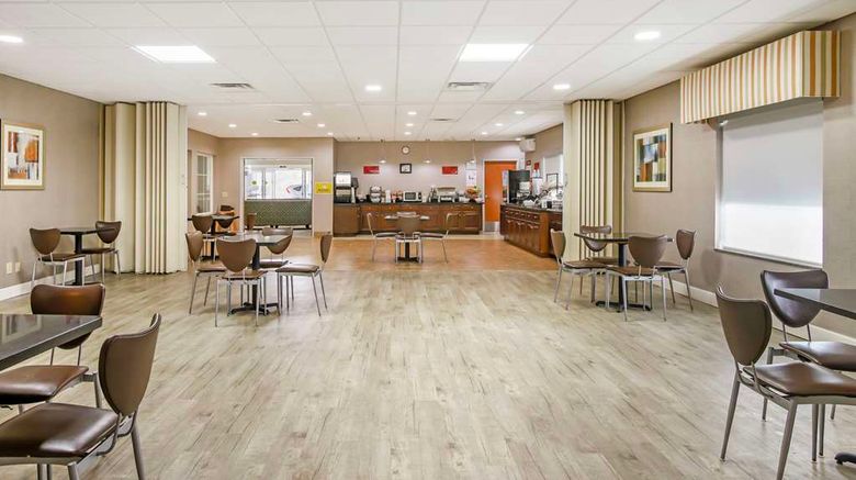 <b>Best Western Plus Brunswick Inn & Suites Restaurant</b>. Images powered by <a href="https://iceportal.shijigroup.com/" title="IcePortal" target="_blank">IcePortal</a>.