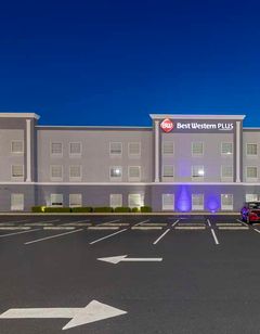 Best Western Plus Brunswick Inn & Suites