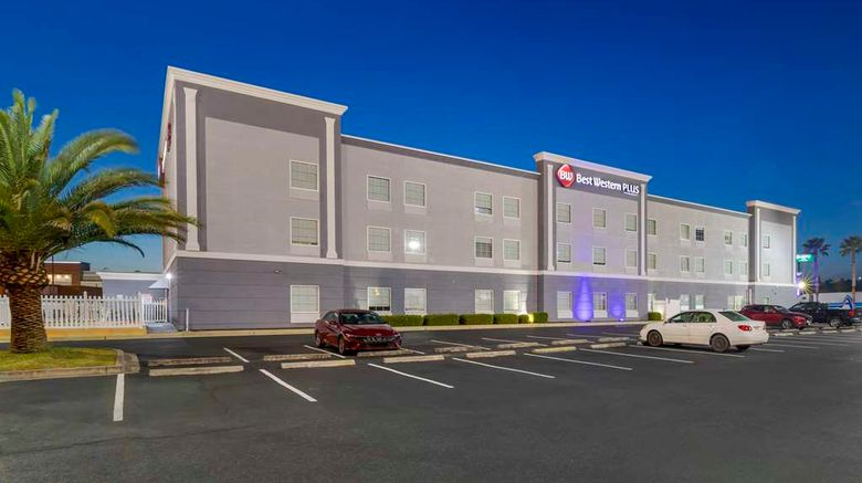 <b>Best Western Plus Brunswick Inn & Suites Exterior</b>. Images powered by <a href="https://iceportal.shijigroup.com/" title="IcePortal" target="_blank">IcePortal</a>.