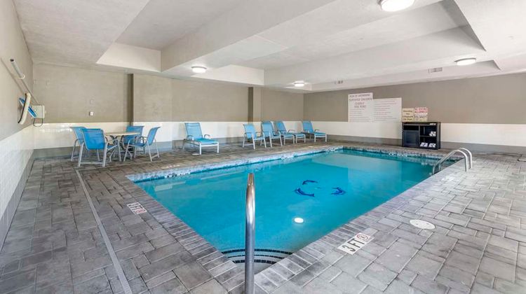 Best Western Plus Savannah Arpt Stes Pool