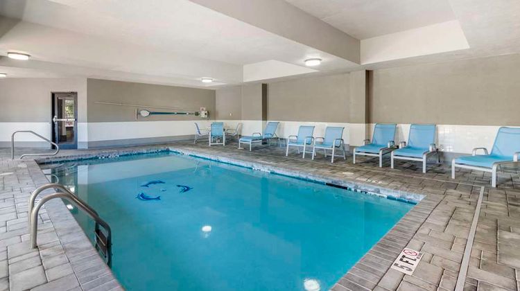 Best Western Plus Savannah Arpt Stes Pool