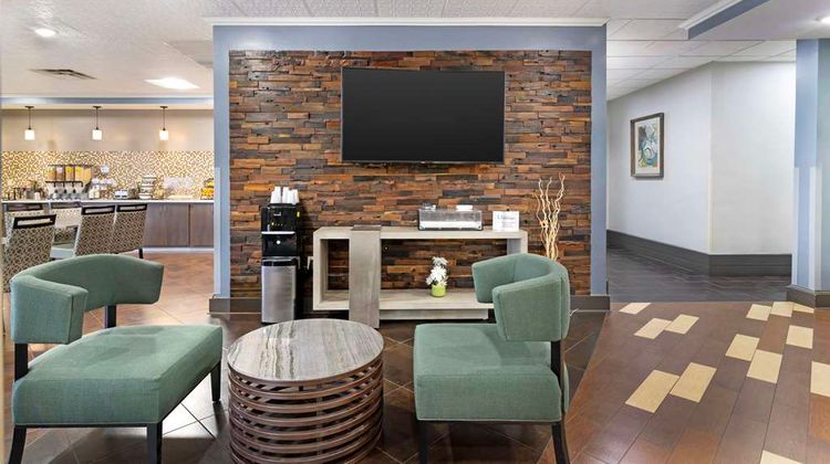 Best Western Plus Savannah Arpt Stes Lobby