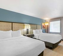 Best Western Plus St. Simons Room