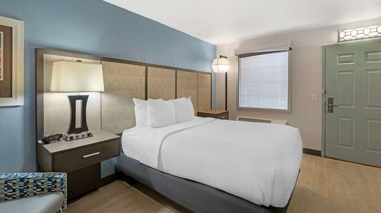 <b>Best Western Plus St. Simons Room</b>. Images powered by <a href="https://iceportal.shijigroup.com/" title="IcePortal" target="_blank">IcePortal</a>.