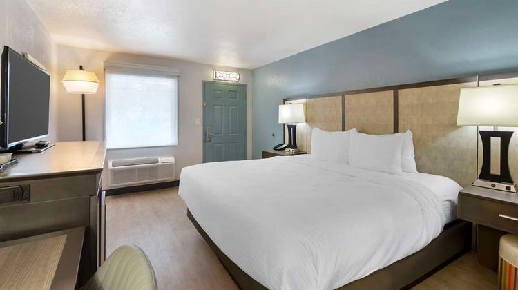 Best Western Plus St. Simons Room