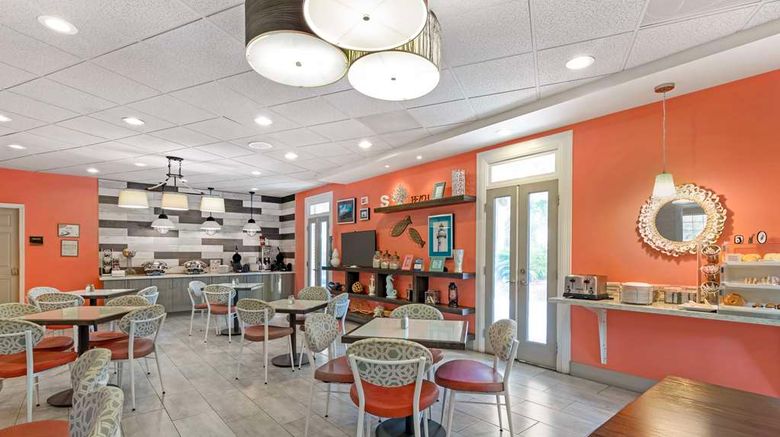 <b>Best Western Plus St. Simons Restaurant</b>. Images powered by <a href="https://iceportal.shijigroup.com/" title="IcePortal" target="_blank">IcePortal</a>.