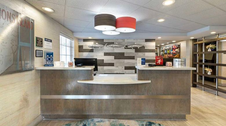 <b>Best Western Plus St. Simons Lobby</b>. Images powered by <a href="https://iceportal.shijigroup.com/" title="IcePortal" target="_blank">IcePortal</a>.
