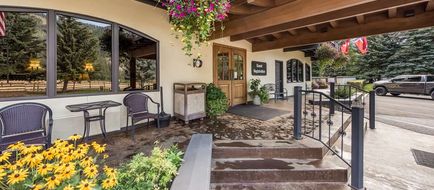 Best Western Tyrolean Lodge Exterior
