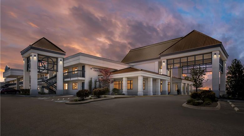 Best Western Vista Inn at the Airport Exterior. Images powered by <a href="https://iceportal.shijigroup.com" target="_blank" rel="noopener">Ice Portal</a>.
