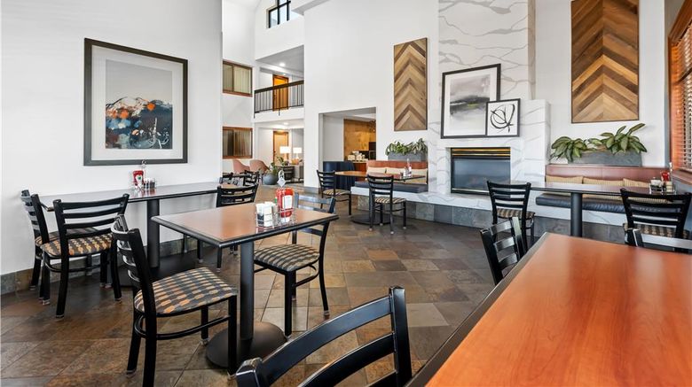 <b>Best Western Vista Inn at the Airport Restaurant</b>. Images powered by <a href="https://iceportal.shijigroup.com/" title="IcePortal" target="_blank">IcePortal</a>.