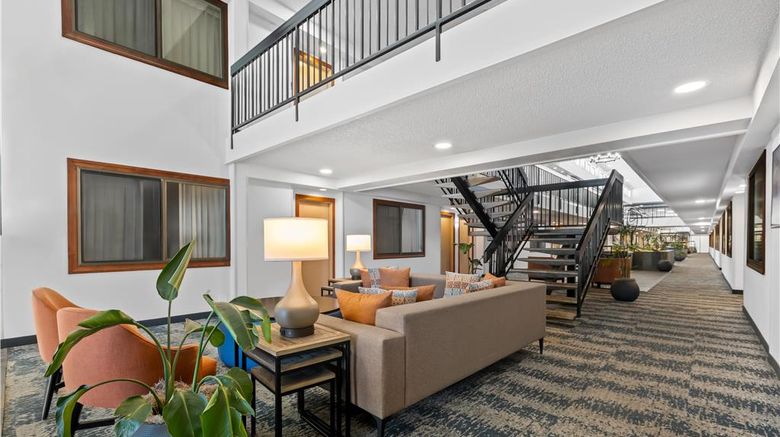 <b>Best Western Vista Inn at the Airport Lobby</b>. Images powered by <a href="https://iceportal.shijigroup.com/" title="IcePortal" target="_blank">IcePortal</a>.