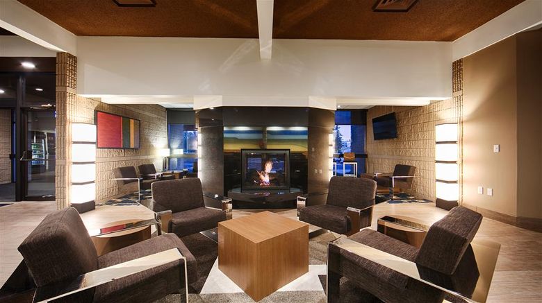 <b>Best Western Plus University Inn Lobby</b>. Images powered by <a href="https://iceportal.shijigroup.com/" title="IcePortal" target="_blank">IcePortal</a>.
