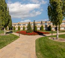 Best Western Plus University Inn Exterior