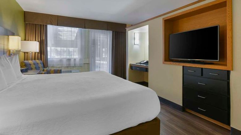 <b>Best Western Plus University Inn Suite</b>. Images powered by <a href="https://iceportal.shijigroup.com/" title="IcePortal" target="_blank">IcePortal</a>.