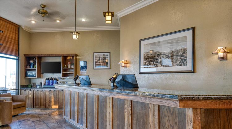 Best Western Foothills Inn Lobby
