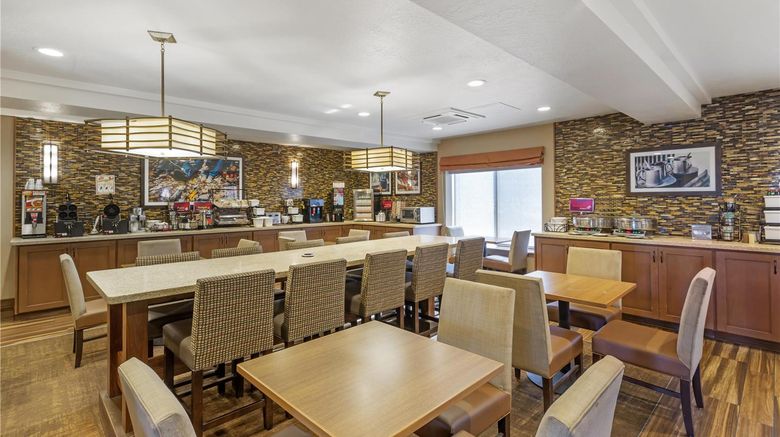 <b>Best Western Plus CottonTree Inn Restaurant</b>. Images powered by <a href="https://iceportal.shijigroup.com/" title="IcePortal" target="_blank">IcePortal</a>.