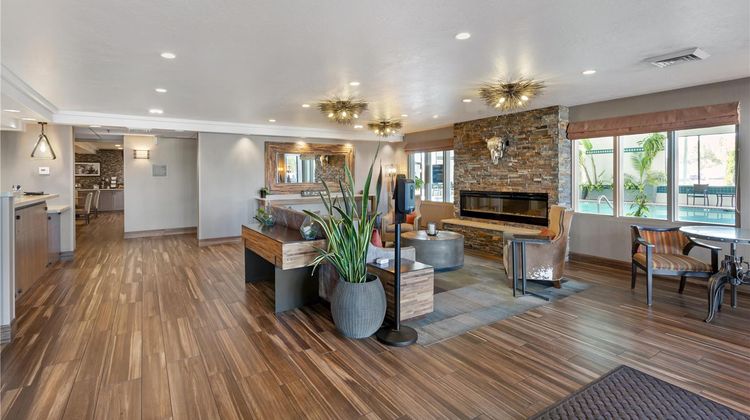 Best Western Plus CottonTree Inn Lobby