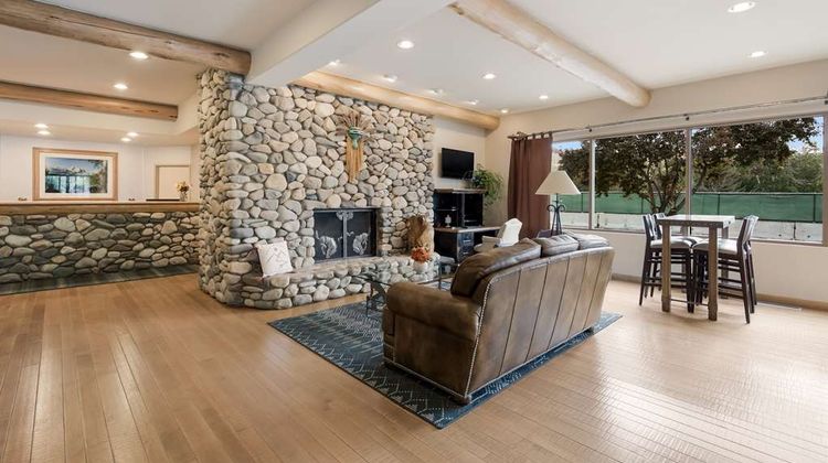 Best Western Plus Kentwood Lodge Lobby