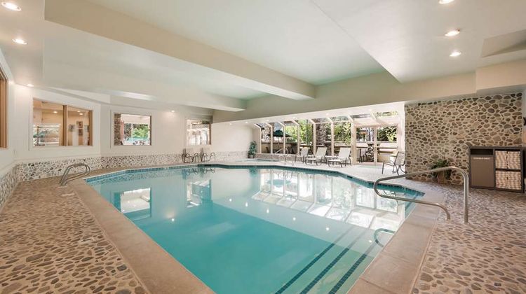 Best Western Plus Kentwood Lodge Pool