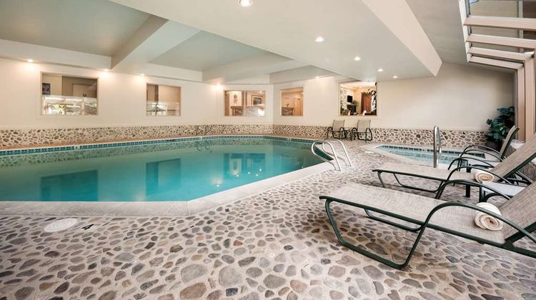 Best Western Plus Kentwood Lodge Pool