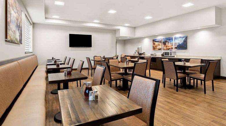 <b>Best Western Sawtooth Inn & Suites Restaurant</b>. Images powered by <a href="https://iceportal.shijigroup.com/" title="IcePortal" target="_blank">IcePortal</a>.