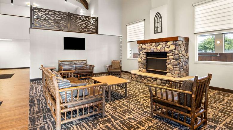 <b>Best Western Sawtooth Inn & Suites Lobby</b>. Images powered by <a href="https://iceportal.shijigroup.com/" title="IcePortal" target="_blank">IcePortal</a>.