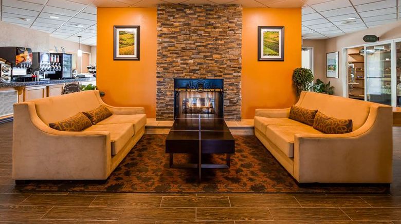 <b>Best Western Plus Caldwell Inn & Suites Lobby</b>. Images powered by <a href="https://iceportal.shijigroup.com/" title="IcePortal" target="_blank">IcePortal</a>.