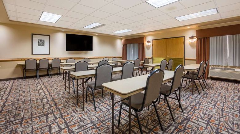 <b>Best Western Northwest Lodge Meeting</b>. Images powered by <a href="https://iceportal.shijigroup.com/" title="IcePortal" target="_blank">IcePortal</a>.