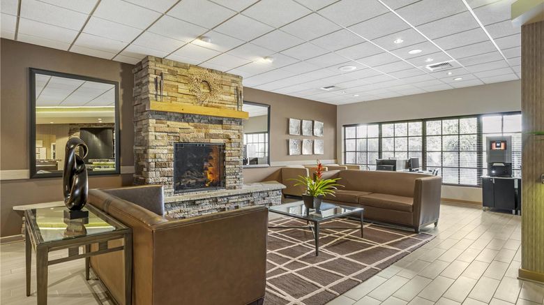 <b>Best Western Plus Coeur d'Alene Inn Lobby</b>. Images powered by <a href="https://iceportal.shijigroup.com/" title="IcePortal" target="_blank">IcePortal</a>.