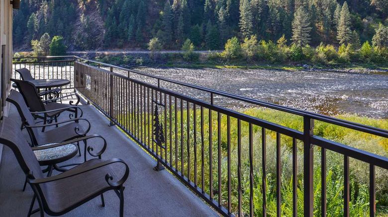 <b>Best Western Lodge at River's Edge Suite</b>. Images powered by <a href="https://iceportal.shijigroup.com/" title="IcePortal" target="_blank">IcePortal</a>.