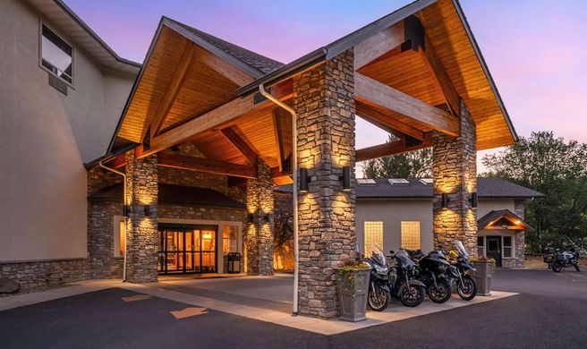 Best Western Lodge at River's Edge Exterior