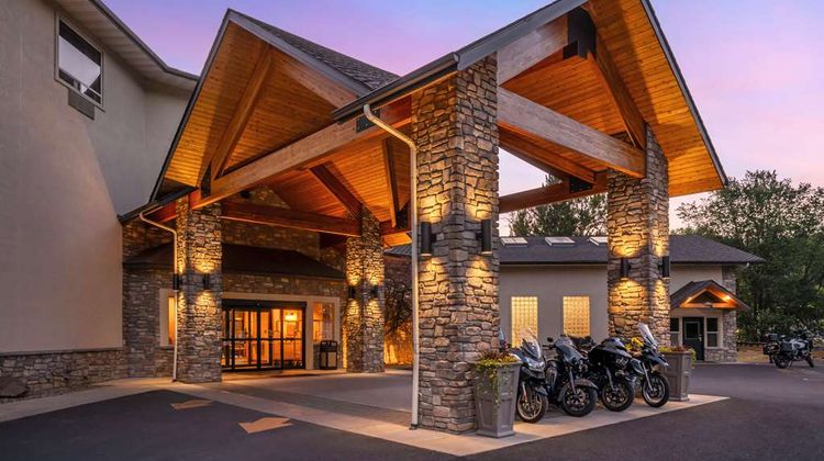 Best Western Lodge at River's Edge Exterior