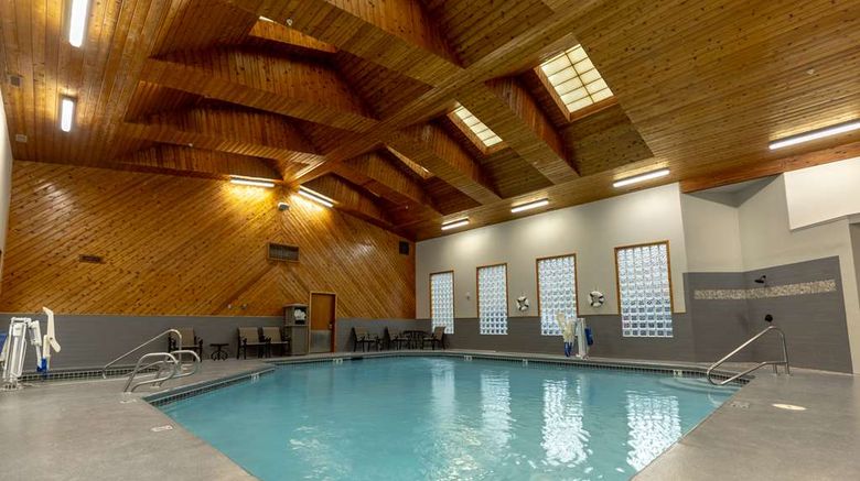 <b>Best Western Lodge at River's Edge Pool</b>. Images powered by <a href="https://iceportal.shijigroup.com/" title="IcePortal" target="_blank">IcePortal</a>.