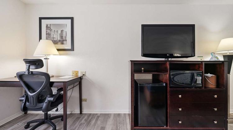 Best Western Plus Oakbrook Inn Room