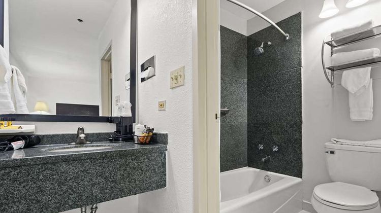 Best Western Plus Oakbrook Inn Health