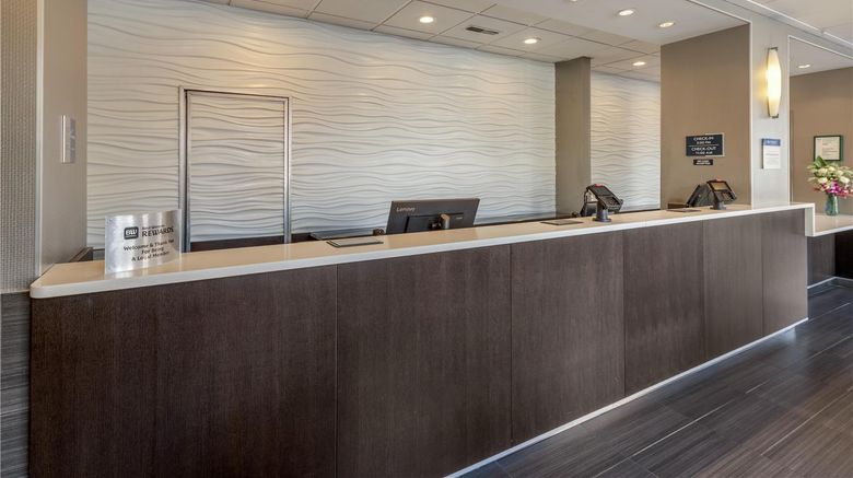 <b>Best Western River North Hotel Lobby</b>. Images powered by <a href="https://iceportal.shijigroup.com/" title="IcePortal" target="_blank">IcePortal</a>.