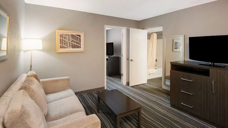<b>Best Western Riverside Inn Suite</b>. Images powered by <a href="https://iceportal.shijigroup.com/" title="IcePortal" target="_blank">IcePortal</a>.
