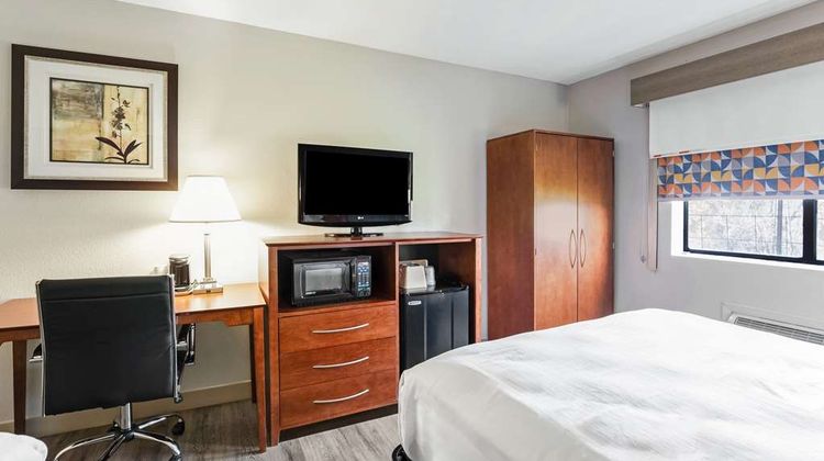 Best Western U. S. Inn Room