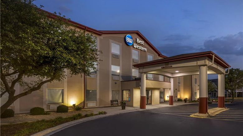 <b>Best Western Joliet Inn & Suites Exterior</b>. Images powered by <a href="https://iceportal.shijigroup.com/" title="IcePortal" target="_blank">IcePortal</a>.