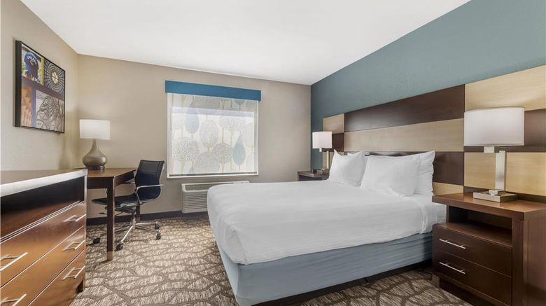 <b>Best Western Joliet Inn & Suites Suite</b>. Images powered by <a href="https://iceportal.shijigroup.com/" title="IcePortal" target="_blank">IcePortal</a>.
